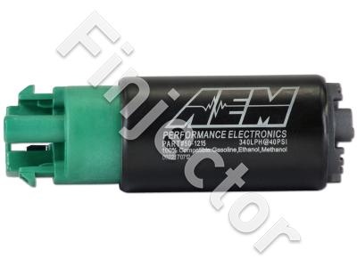 AEM 340l/h E85 tankinsisäinen polttoainepumppu (65mm, imu pumpun pohjan reunassa), rungossa asennuskoukut sivuilla (AEM 50-1215)